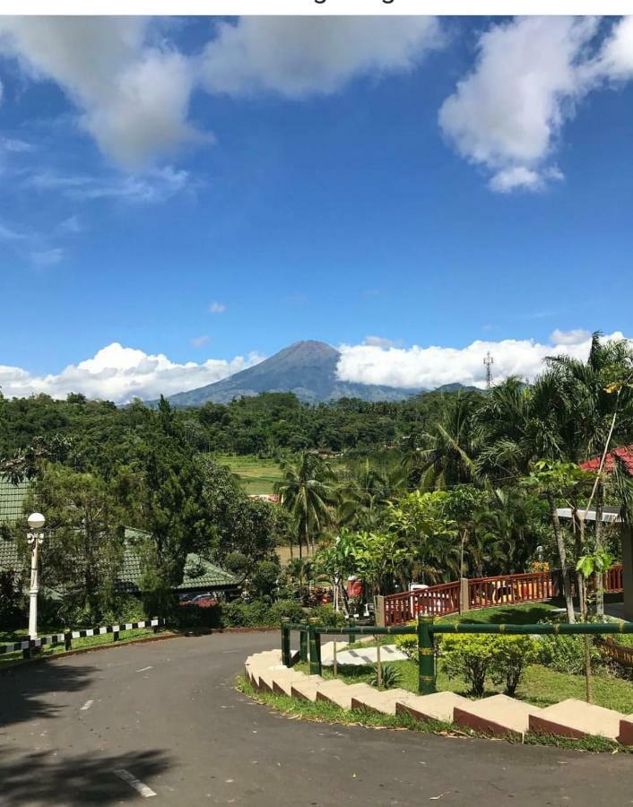 Puri Asri Hotel & Resort ماجلانج المظهر الخارجي الصورة